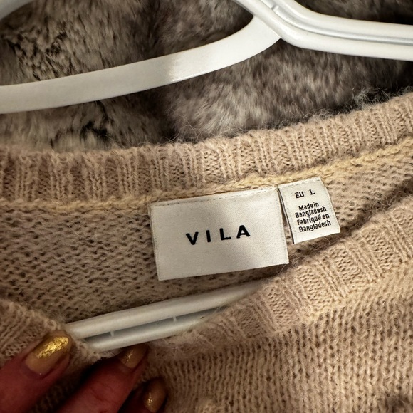 VILA cozy poka dot sweater - Picture 3 of 3